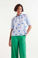Load image into Gallery viewer, Compania Fantastică Short Sleeve Flower Shirt - Blue