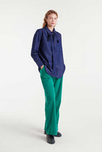 Load image into Gallery viewer, Compania Fantastică Chambray Bow Shirt - Blue