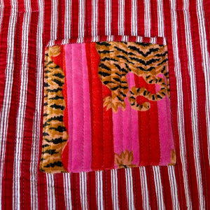 Madagascar Velvet Tote Bag - Pink