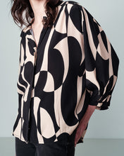 Load image into Gallery viewer, Grace & Mila Nymphea Shirt - Black