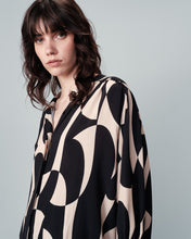 Load image into Gallery viewer, Grace & Mila Nymphea Shirt - Black