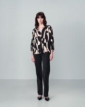 Load image into Gallery viewer, Grace & Mila Nymphea Shirt - Black