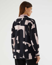 Load image into Gallery viewer, Compania Fantastica Abstract Block Print Shirt - Pink/Black