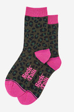 Load image into Gallery viewer, Leopard Bamboo Socks - Khaki / hot pink