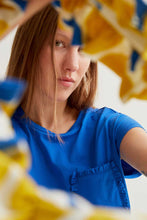 Load image into Gallery viewer, Compania Fantastică Ruffle Pocket T Shirt - Blue