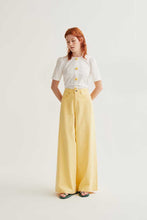 Load image into Gallery viewer, Compania Fantastică Flower Top - White