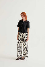Load image into Gallery viewer, Compania Fantastică Heart Button Top - Black