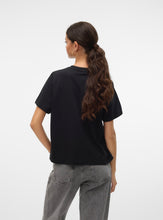 Load image into Gallery viewer, Vero Moda Mette Sigma Boxy T Shirt - Black