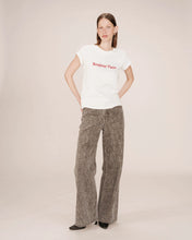 Load image into Gallery viewer, Grace &amp; Mila Sorentino T Shirt - Ivory
