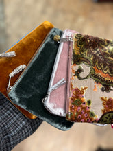 Load image into Gallery viewer, Flat Velvet Purse - Rust