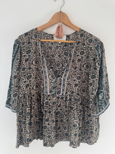 Load image into Gallery viewer, Boho Floral Print Top | Ba&amp;Sh