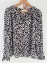 Load image into Gallery viewer, Floral Top | Ba&amp;Sh