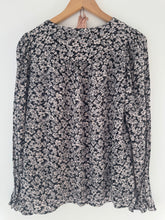 Load image into Gallery viewer, Floral Top | Ba&amp;Sh