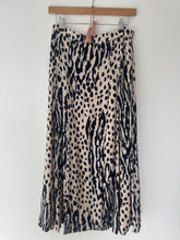 Load image into Gallery viewer, Print Skirt / Essential Antwerp