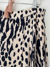 Load image into Gallery viewer, Print Skirt / Essential Antwerp