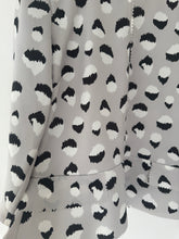 Load image into Gallery viewer, Pale Grey Print Top / Banana Republic