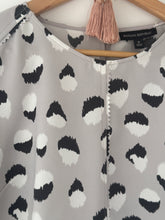 Load image into Gallery viewer, Pale Grey Print Top / Banana Republic