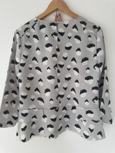 Load image into Gallery viewer, Pale Grey Print Top / Banana Republic