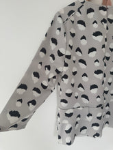Load image into Gallery viewer, Pale Grey Print Top / Banana Republic