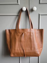 Load image into Gallery viewer, Leather Zip Tote - Tan