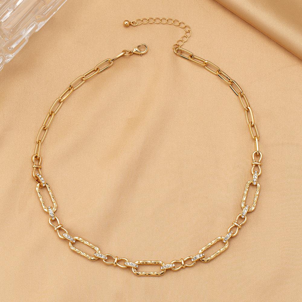 Crystal Detail Chain Link Necklace - Gold