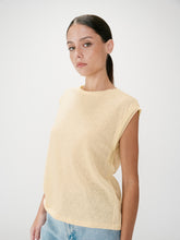 Load image into Gallery viewer, Grace &amp; Mila Wallace Top - Jaune