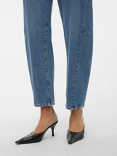 Load image into Gallery viewer, Vero Moda Ellie Mom Jeans - Mid Blue