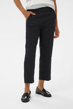 Load image into Gallery viewer, Kaffe Sakura Cropped Trousers - Black
