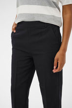 Load image into Gallery viewer, Kaffe Sakura Cropped Trousers - Black