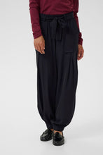 Load image into Gallery viewer, Kaffe Signa Trousers - Black
