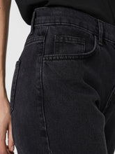 Load image into Gallery viewer, Vero Moda Nadine Tapered Relaxed Jean - Black